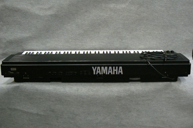 YAMAHA(ヤマハ) - P-300 (88鍵盤)｜楽器レンタルのサウンドクルー